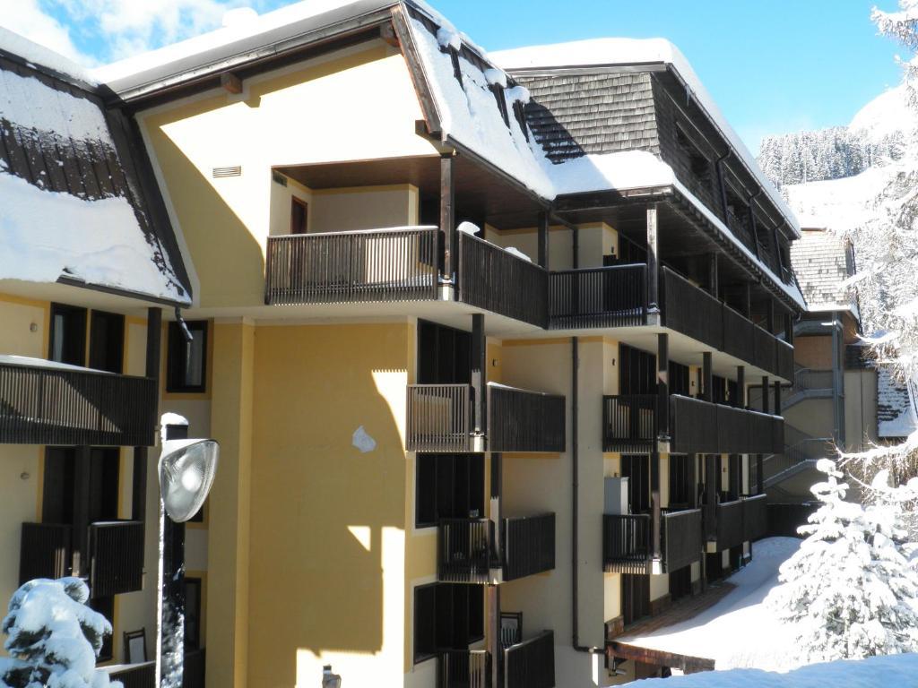 R.T.A. Hotel Des Alpes 2 Мадонна-ди-Кампильо Экстерьер фото
