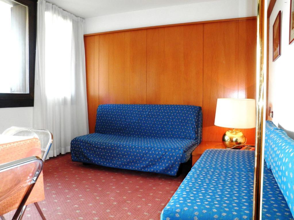 R.T.A. Hotel Des Alpes 2 Мадонна-ди-Кампильо Номер фото