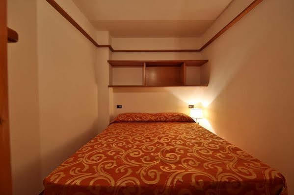 R.T.A. Hotel Des Alpes 2 Мадонна-ди-Кампильо Экстерьер фото